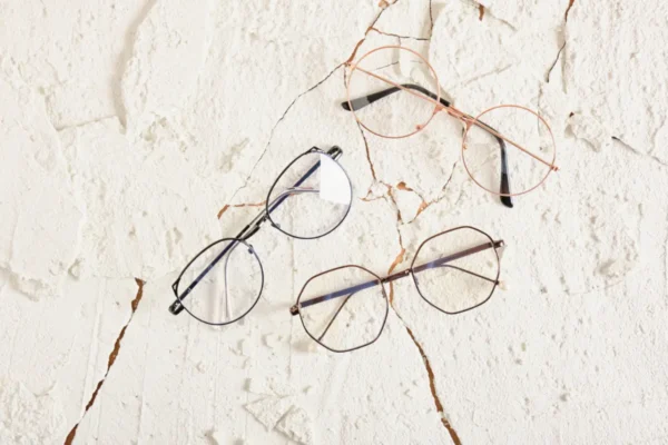 Eleganckie okulary korekcyjne damskie, salon optyczny poznań, salon optyczny 4eyesoptyk, optyk poznań