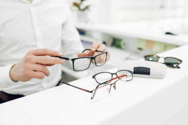 Badanie wzroku Poznań, Optometrysta, Optyk, Salon Optyczny