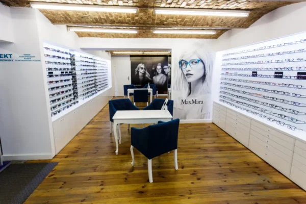 Salon optyczny 4EyesOptyk w Poznaniu przy ulicy Półwiejskiej 30-1 przy starym browarze